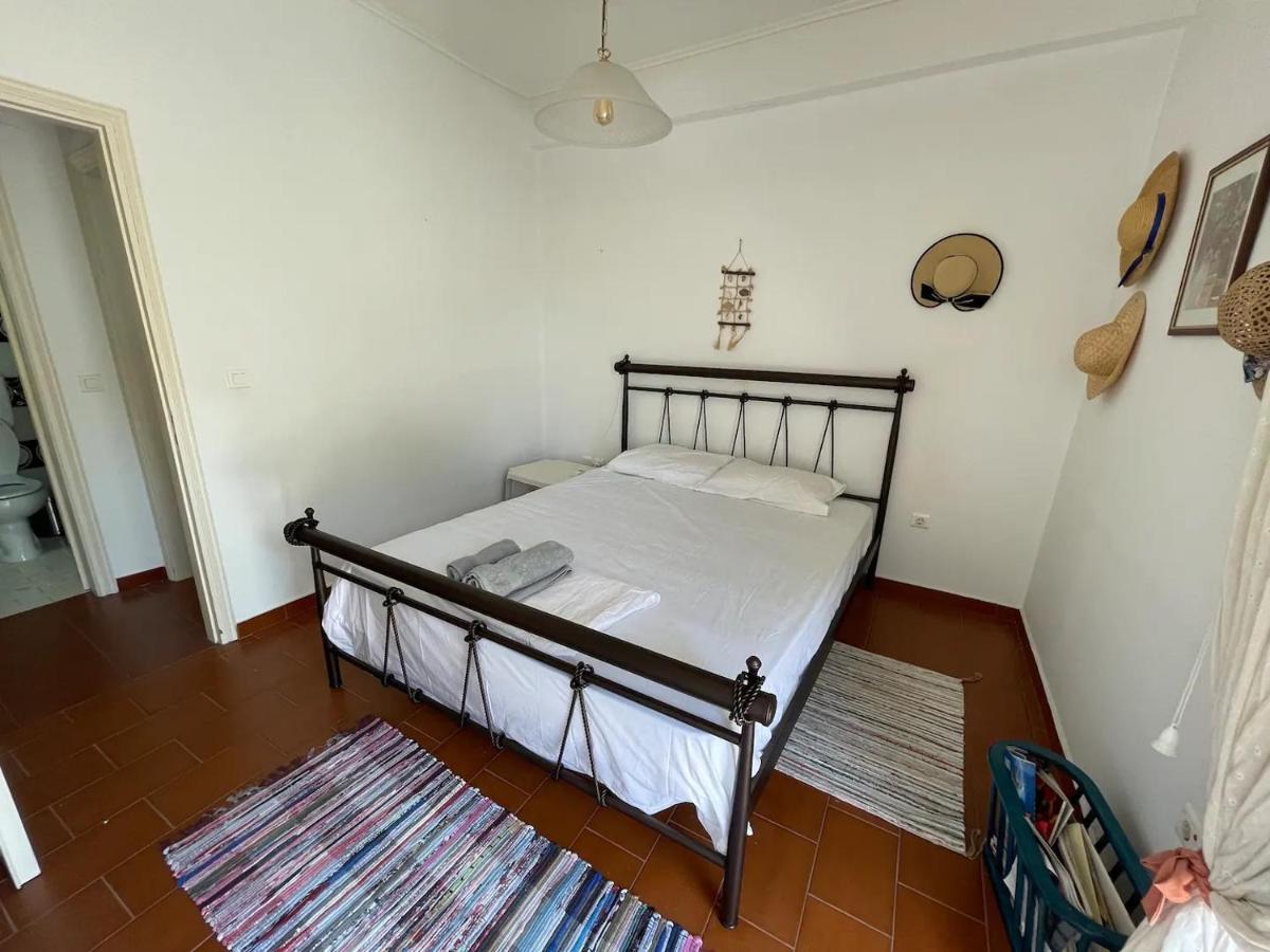 Stunning Beachfront Apartment Stratos Nerántza エクステリア 写真