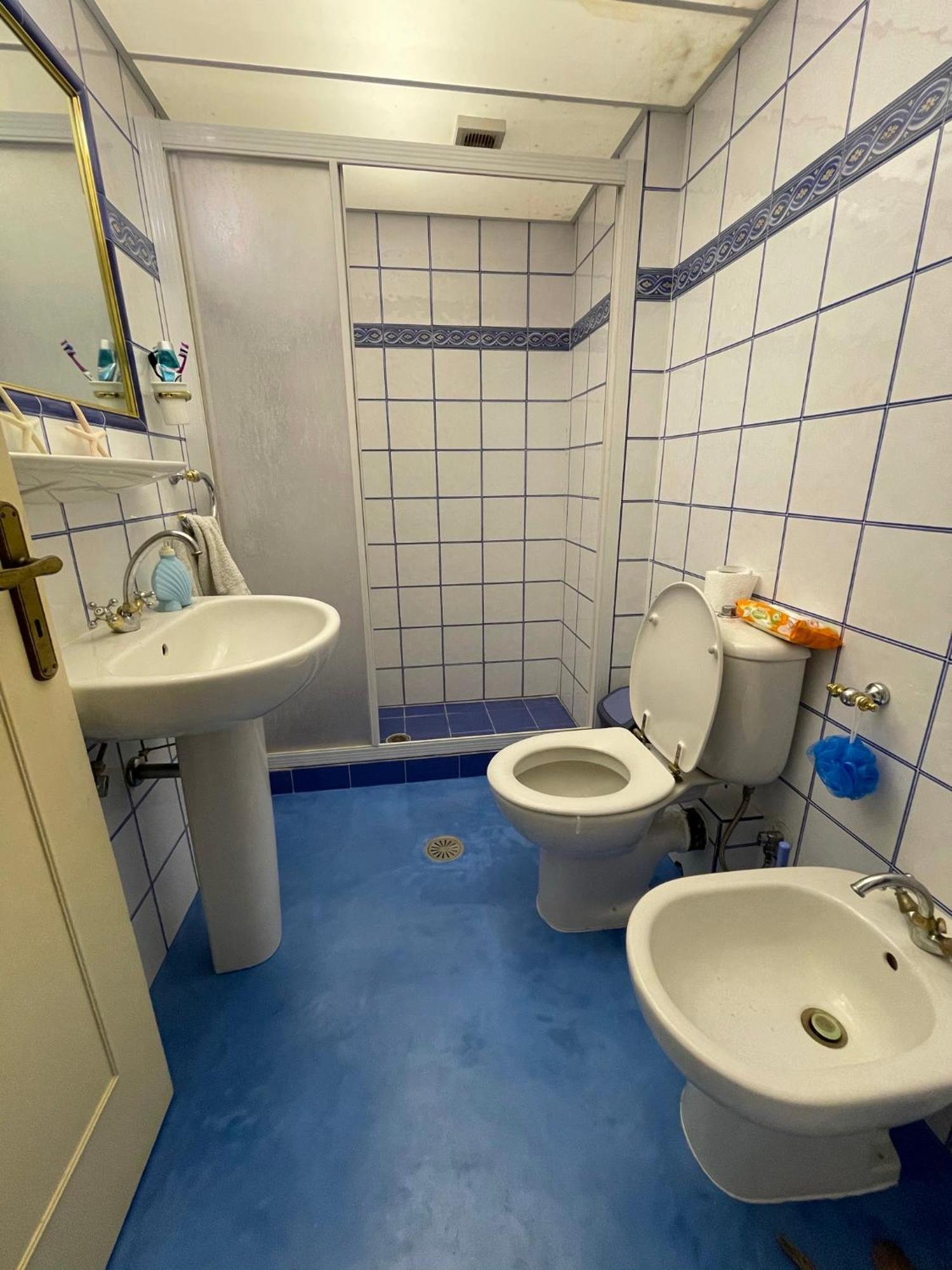 Stunning Beachfront Apartment Stratos Nerántza エクステリア 写真